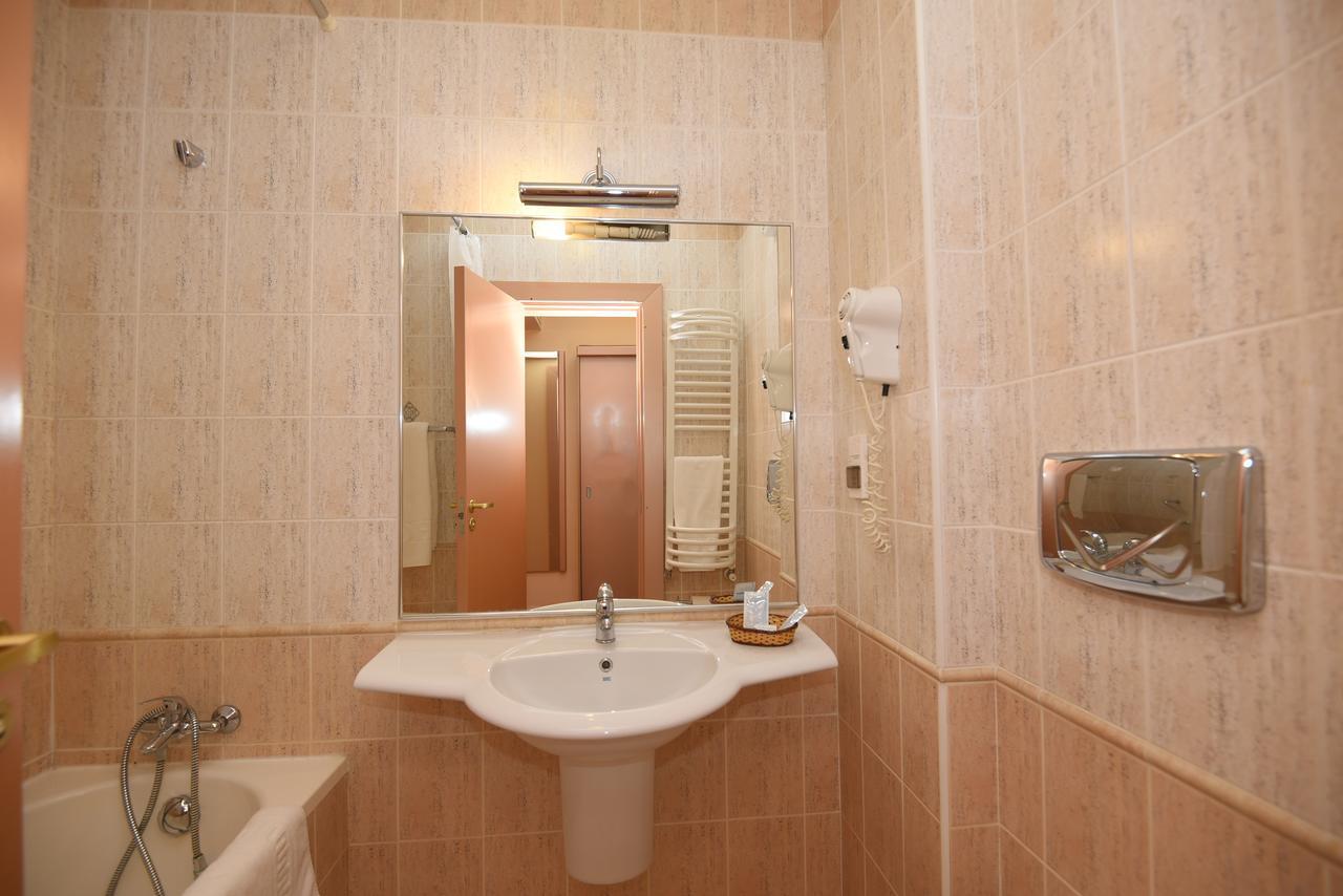 Hotel Belvedere Brăila Eksteriør bilde